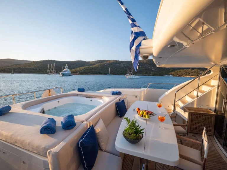 Location bateau Athènes pas cher LIBERDADE