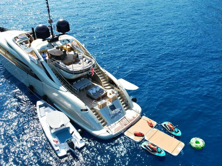 Location bateau ISA, RODRIGUEZ GROUP ITALY YCM 120 à Îles Baléares sur Samboat