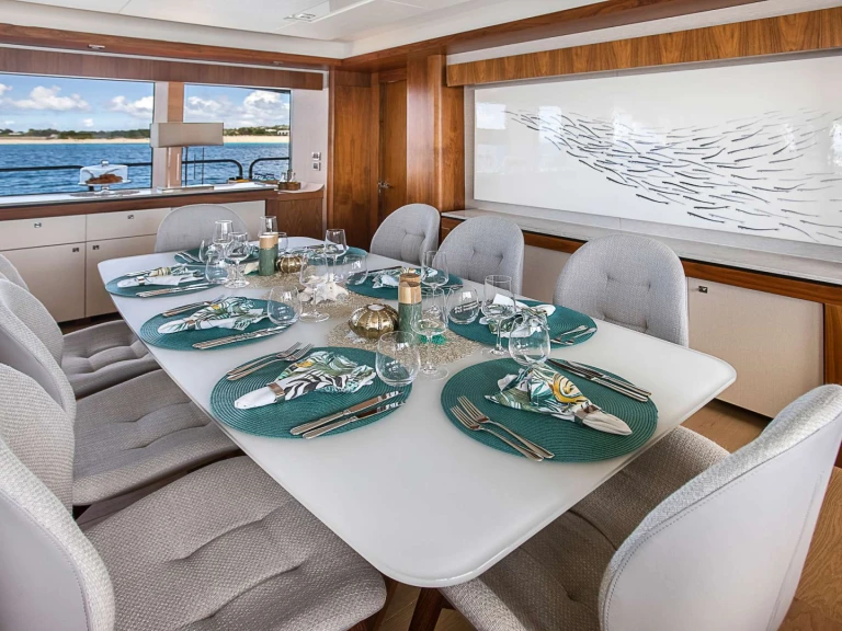 Location bateau Sunseeker EVEREAST à Cannes sur Samboat