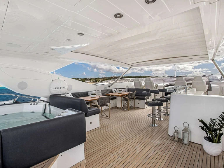 Location Yacht Sunseeker avec permis