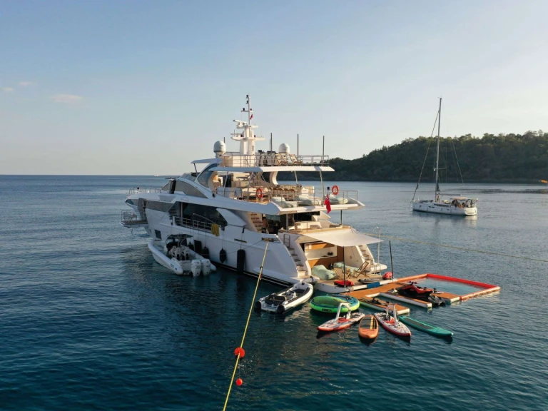 Azimut LOVE T a louer à Grèce