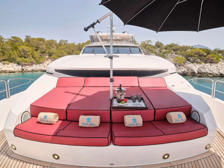 Sunseeker WHITE PEARL I a louer à Athènes