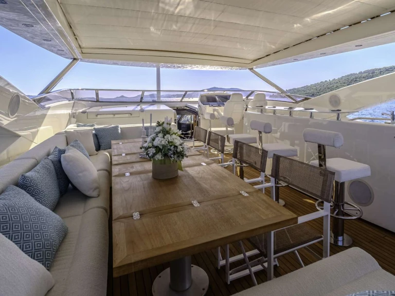 Location Yacht Sunseeker avec permis