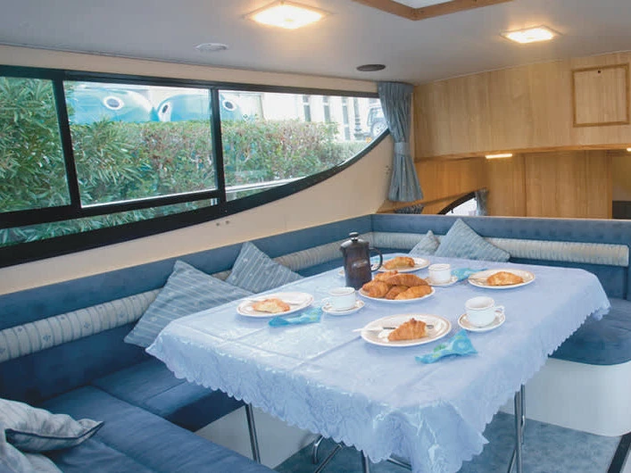 Bateau à moteur à louer à Trèbes au meilleur prix