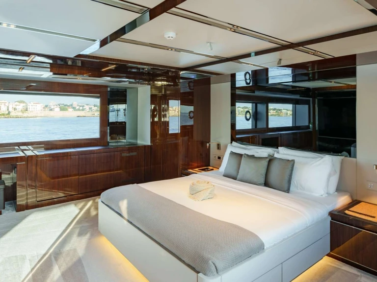 Location Yacht à Antibes - Riva BELLA DONNA