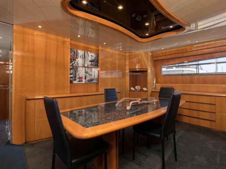 Location bateau Miami pas cher 103' Custom Build