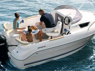 Boat rental Quicksilver Activ 420 Cabin in Sète on Samboat