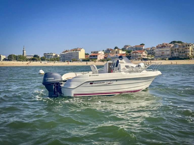 Location Bateau à moteur à Sète - Quicksilver Activ 420 Cabin