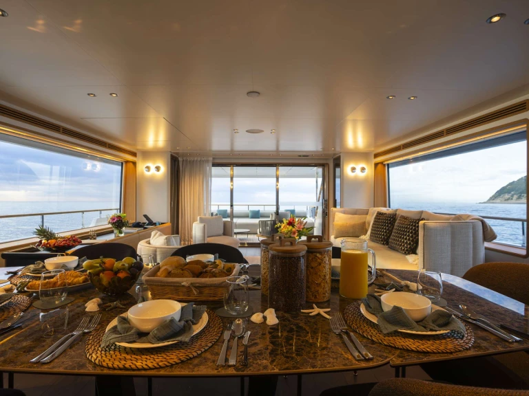 Location Yacht Custom Line avec permis