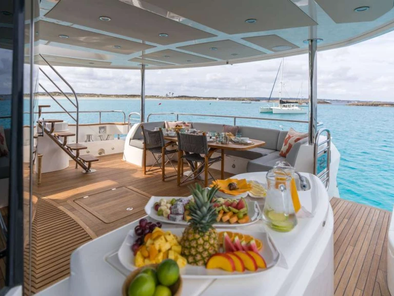 Location Yacht Sunseeker avec permis