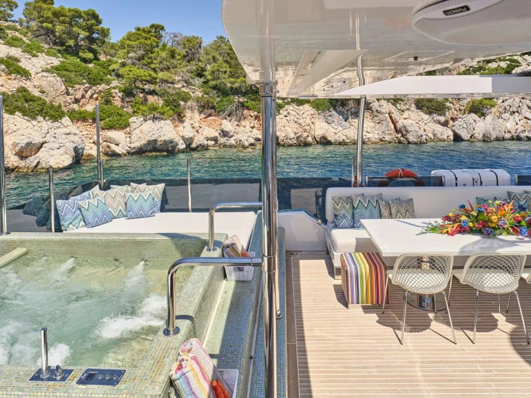 Louez un Benetti GALA I à Athènes