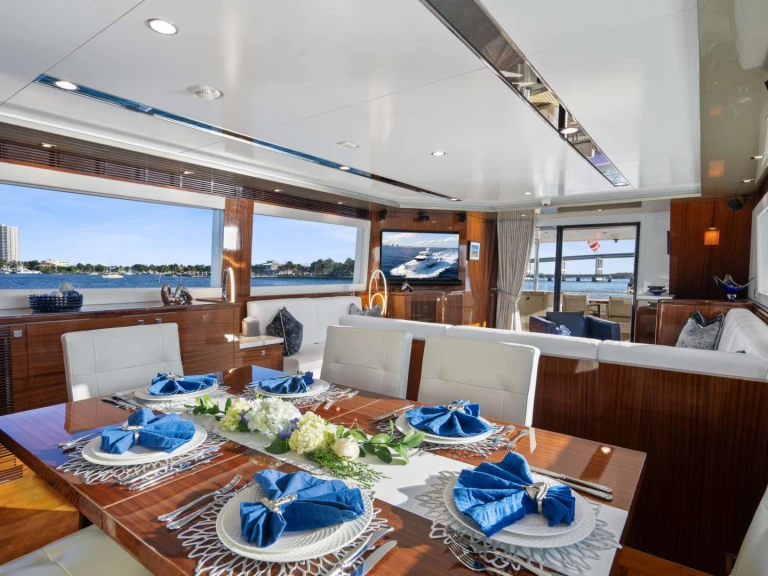 Location bateau Horizon PILOT LOUNGE à Jupiter sur Samboat