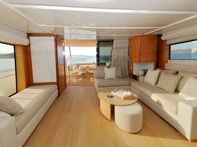 Location bateau Lávrio pas cher FUNSEA