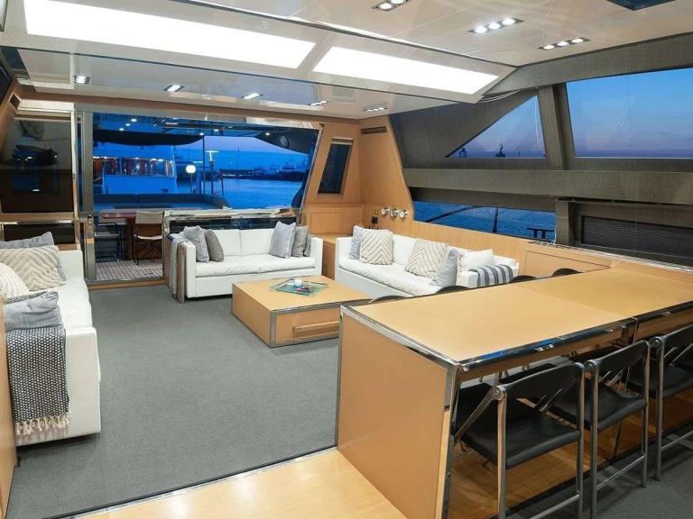 Location bateau Athènes pas cher WHATEVER