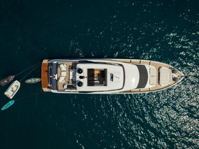 Location Yacht à Castellammare di Stabia - Ferretti FAST