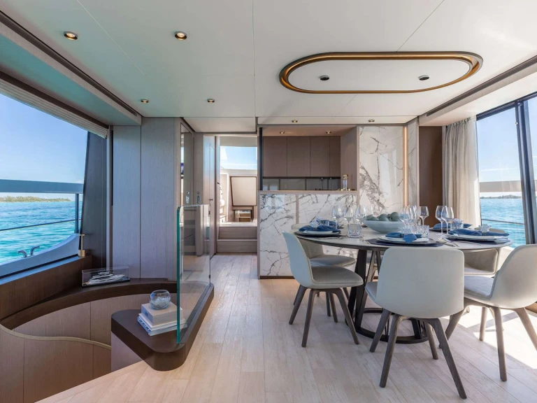 Location Yacht Ferretti avec permis