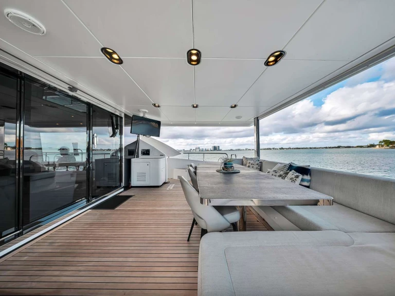 Azimut Cloud 9 a louer à Coconut Grove