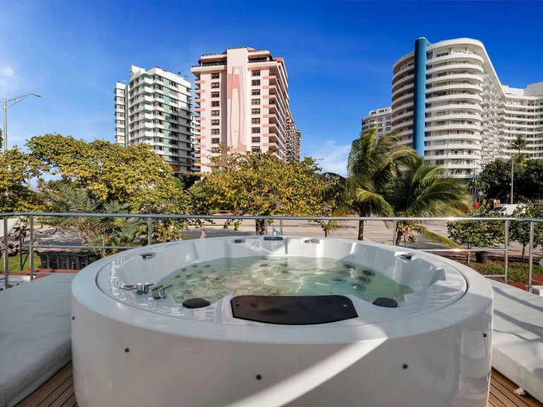 Location à Coconut Grove - Azimut Cloud 9 sur SamBoat