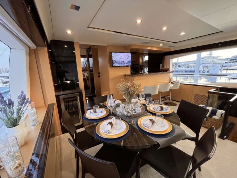 Location Yacht Azimut avec permis