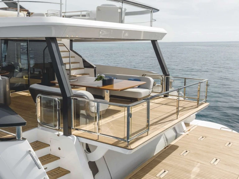 Location bateau Azimut First Horizon à Podstrana sur Samboat
