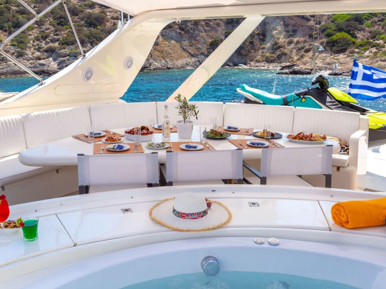 Location Yacht Falcon avec permis