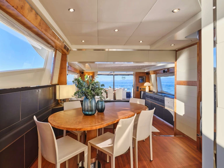 Louer Yacht avec ou sans skipper Riva à Athènes