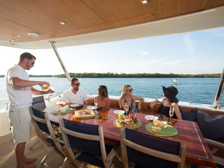 Location Yacht Aicon avec permis