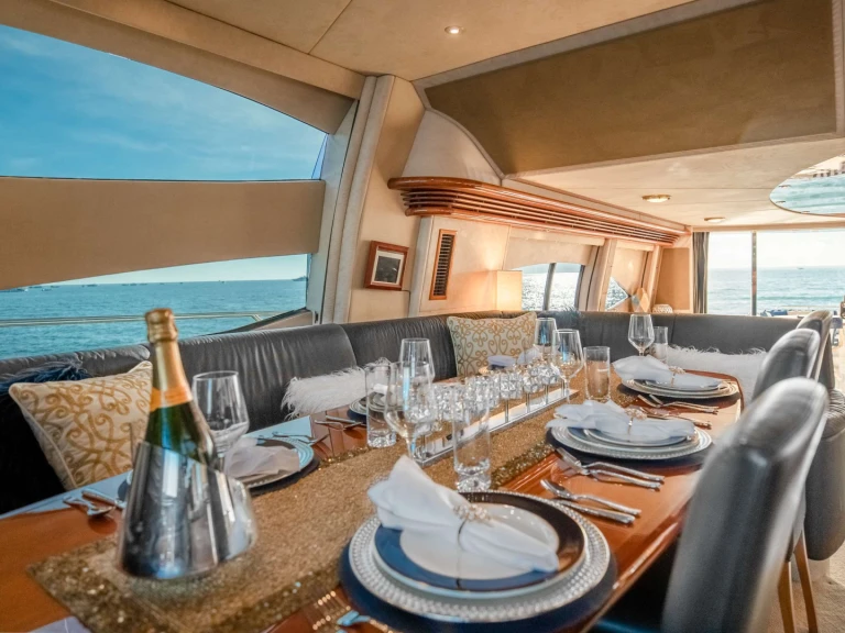 Location Yacht Sunseeker avec permis