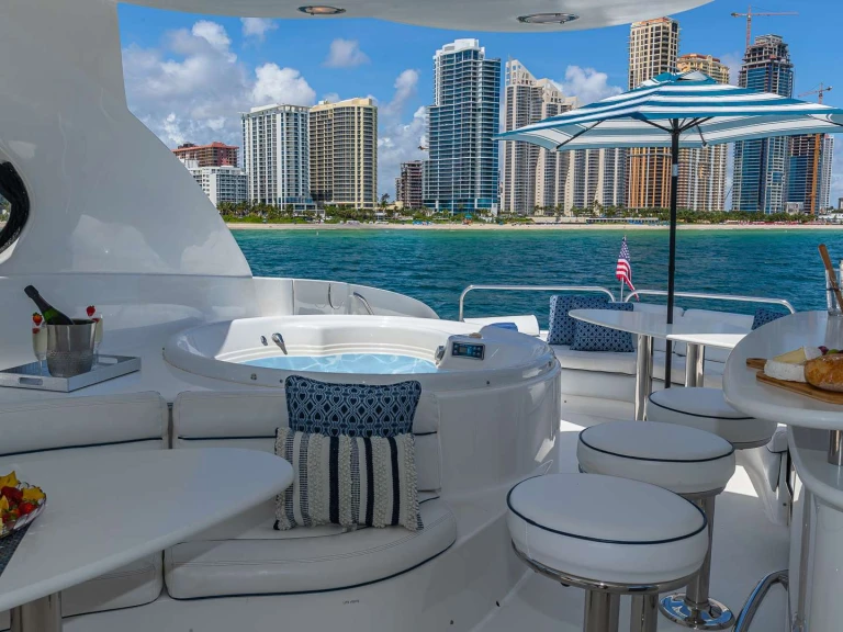 Location Yacht à Miami - Lazzara Finally-Aphrodite