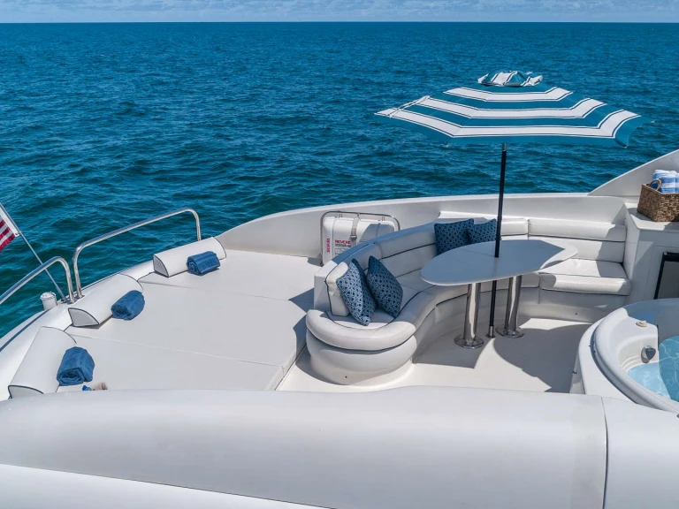 Location bateau Lazzara Finally-Aphrodite à Miami sur Samboat