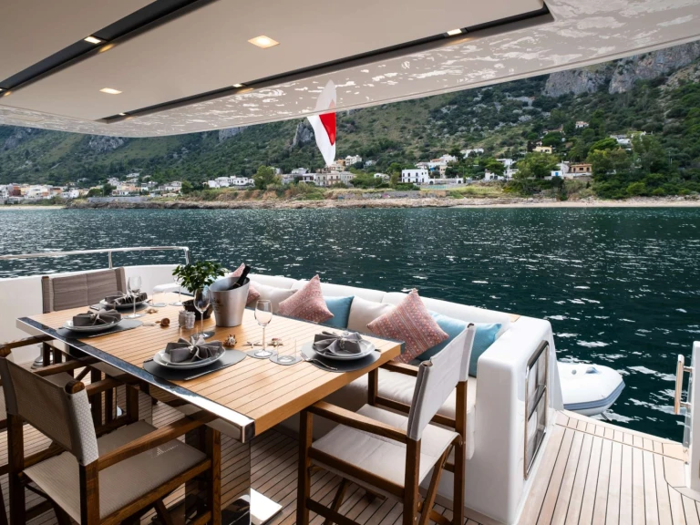 Location bateau San Lorenzo ALEXANDER M à Olbia sur Samboat