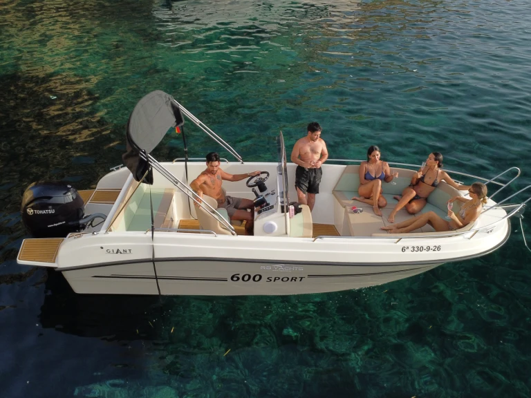 Louer Bateau à moteur avec ou sans skipper Giant à Sant Antoni de Portmany