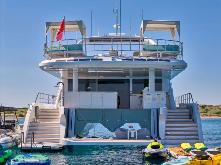 Louer Yacht avec ou sans skipper Custom Power Cat à Le Pirée