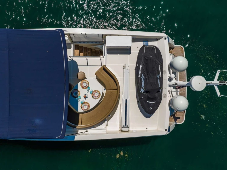 Louer Yacht avec ou sans skipper Ferretti à Miami