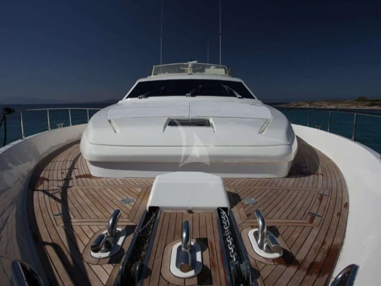 Location Yacht Ferretti avec permis