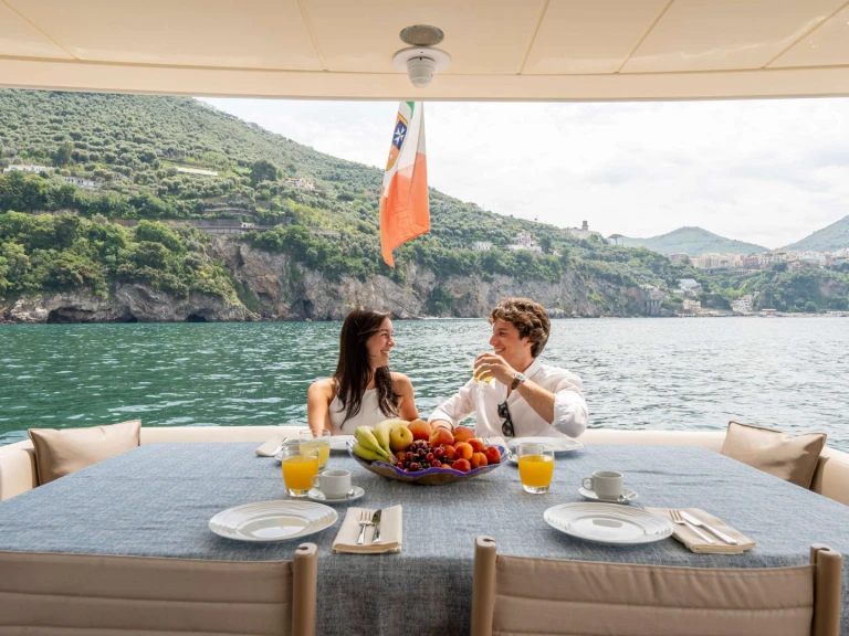 Location Yacht Azimut avec permis