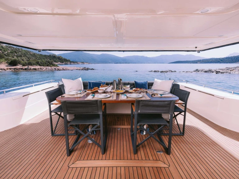 Location bateau Ferretti OXYGEN 8 à Athènes sur Samboat