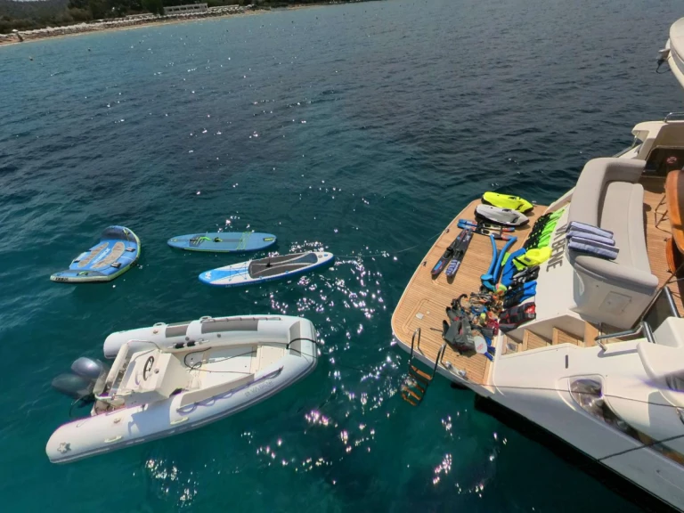 Location Yacht Posillipo avec permis