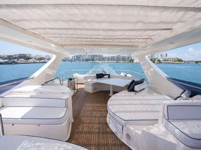 Louer Yacht avec ou sans skipper Ferretti à Miami