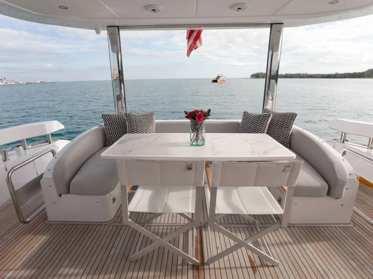 Location Yacht Azimut avec permis