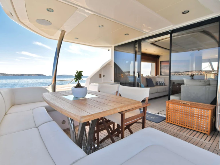 Location Yacht Sunseeker avec permis