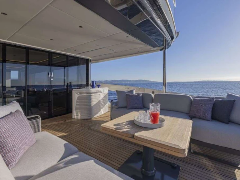 Location bateau Absolute Azur à Provence-Alpes-Côte d'Azur sur Samboat