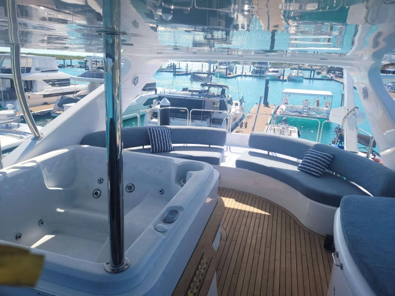 Yacht à louer à Îles Turques et Caïques au meilleur prix