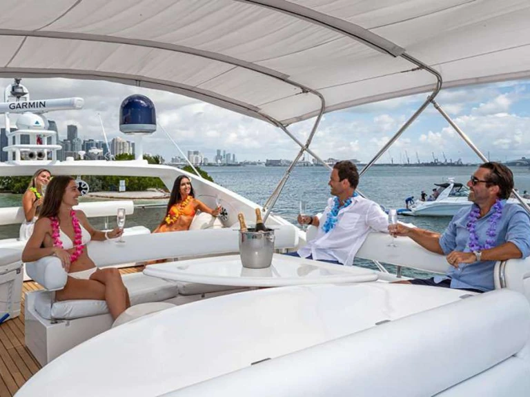 Location bateau Sunseeker GIULI à Miami sur Samboat