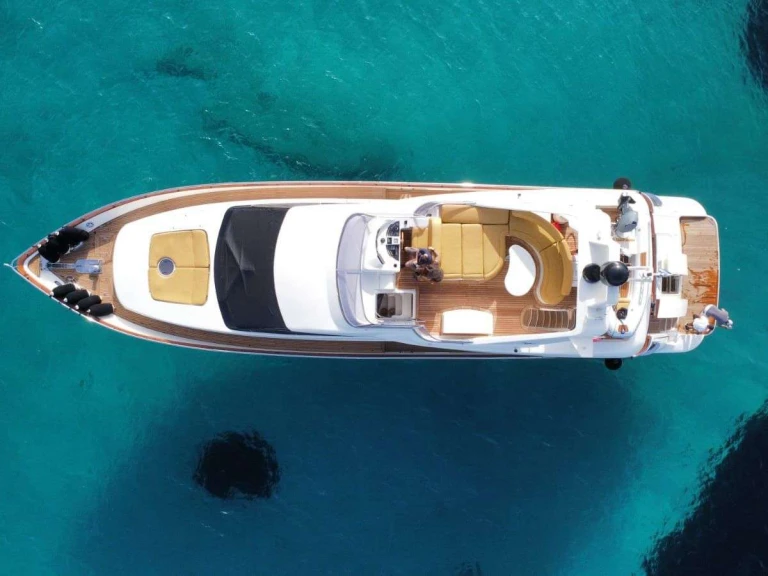 Location Yacht Azimut avec permis