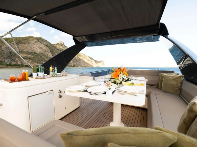 Yacht à louer à Naples au meilleur prix