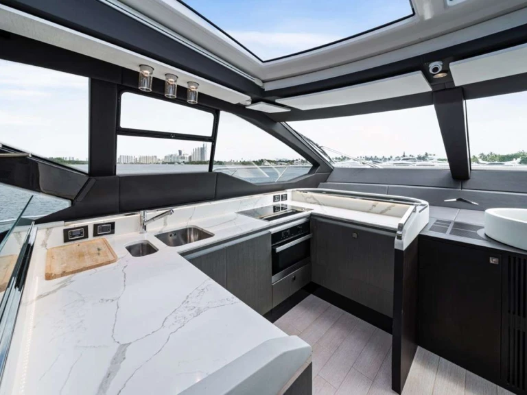 Location Yacht Azimut avec permis