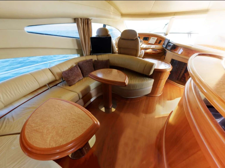 Location Yacht Azimut avec permis