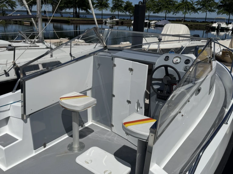 Bateau à moteur à louer à Biscarrosse au meilleur prix