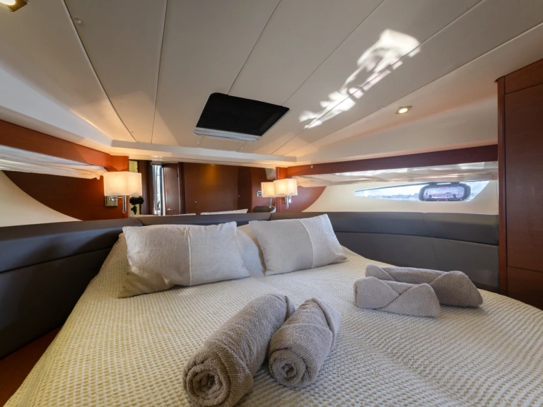 Louer Yacht avec ou sans skipper Jeanneau à Stobreč